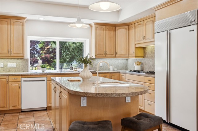 993 Las Palmas Way, San Luis Obispo CA: https://media.crmls.org/medias/ac770216-8165-46e9-9bc5-5c8ff3439755.jpg