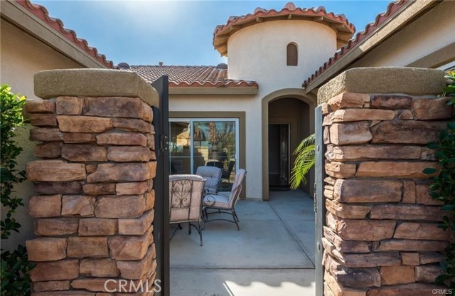 Detail Gallery Image 2 of 16 For 1087 Vista Sol, Palm Springs,  CA 92262 - 4 Beds | 3 Baths