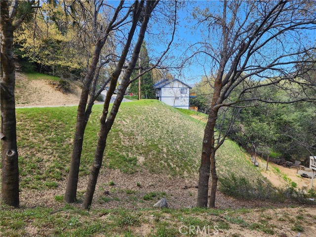 327 Davos Drive, Crestline CA: https://media.crmls.org/medias/ac777b93-99e5-4b51-8bf5-edb73085ec58.jpg