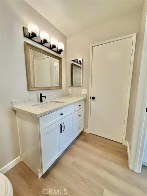 Detail Gallery Image 9 of 19 For 10475 Newhome Ave #5,  Sunland,  CA 91040 - 2 Beds | 2 Baths