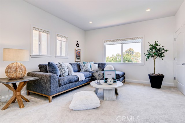 Detail Gallery Image 49 of 70 For 819 11th St, Manhattan Beach,  CA 90266 - 6 Beds | 5/2 Baths