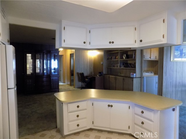 Detail Gallery Image 9 of 21 For 14000 El Evado Rd #33,  Victorville,  CA 92392 - 2 Beds | 2 Baths