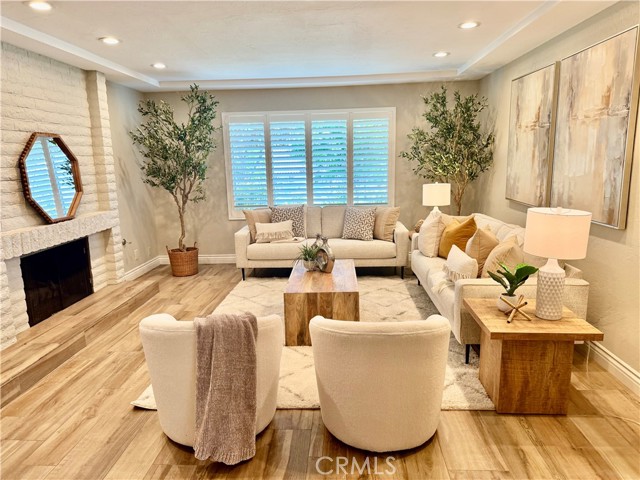 675 W Clark Street, Upland CA: https://media.crmls.org/medias/ac790b7a-9102-433f-97be-3c7966c91c5b.jpg