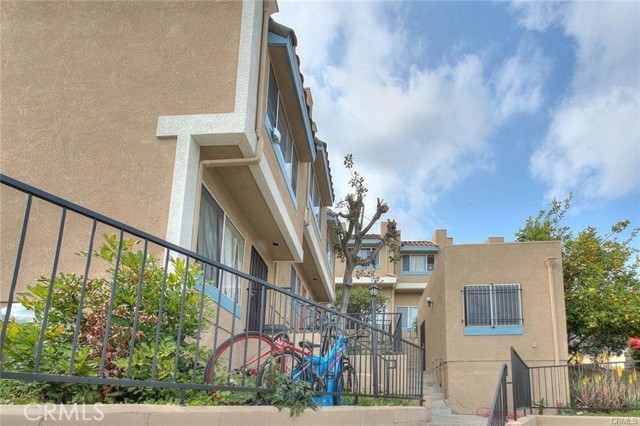 Detail Gallery Image 17 of 19 For 4904 Ithaca Ave #2,  Los Angeles,  CA 90032 - 3 Beds | 2 Baths