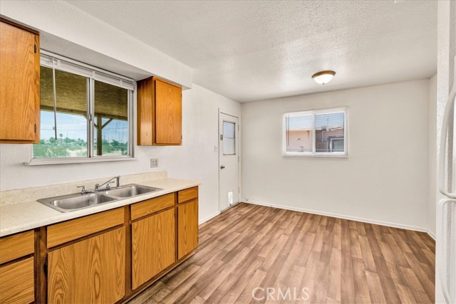 Detail Gallery Image 10 of 34 For 5930 Rose Ellen Ave, Twentynine Palms,  CA 92277 - 3 Beds | 2 Baths