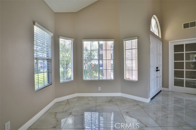 Detail Gallery Image 8 of 75 For 176 Calle Renata, San Dimas,  CA 91773 - 4 Beds | 2/1 Baths