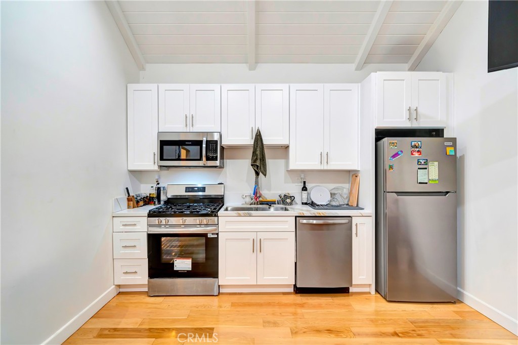 https://media.crmls.org/medias/ac7a8f74-fc51-46f6-8c55-e5ed8f784a15.jpg?preset=X-Large