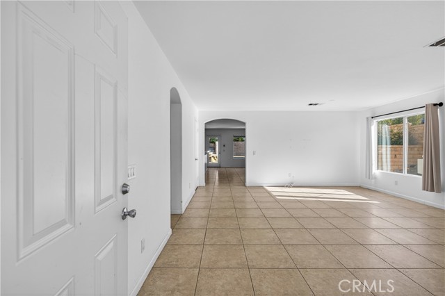 Detail Gallery Image 3 of 45 For 28504 Old Coach Ct Ct, Saugus,  CA 91390 - 5 Beds | 3 Baths