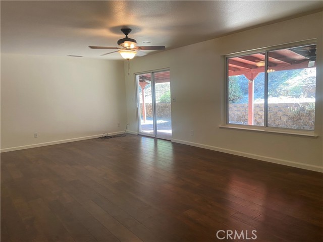 5615 Silver Strand Fall, Mariposa CA: https://media.crmls.org/medias/ac7b5af8-2feb-4771-9ad4-f682e3da0874.jpg