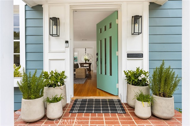 661 Grand Avenue, Long Beach CA: https://media.crmls.org/medias/ac7b66bc-d501-470e-a100-9c7774b8e27d.jpg
