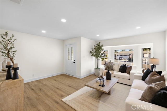 12941 Keith Place, Tustin CA: https://media.crmls.org/medias/ac7b905c-e17b-4dd4-8173-3d52543d045b.jpg