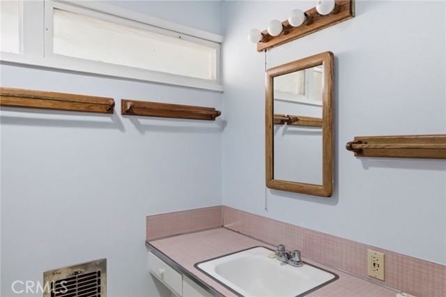 649 Gould Terrace, Hermosa Beach, California 90254, 4 Bedrooms Bedrooms, ,3 BathroomsBathrooms,Residential,For Sale,Gould,SB26071143