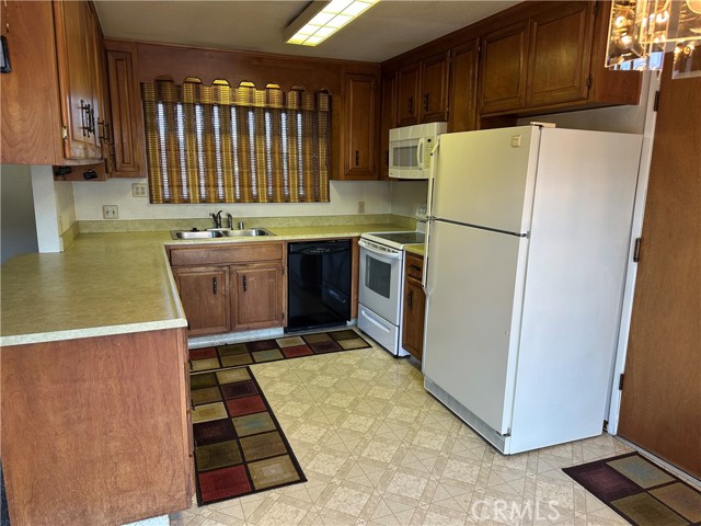 Detail Gallery Image 9 of 20 For 567 Pebble, Clearlake Oaks,  CA 95423 - 3 Beds | 2 Baths