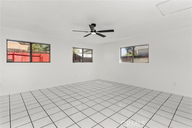Detail Gallery Image 9 of 33 For 25784 Basil Ct, Moreno Valley,  CA 92553 - 4 Beds | 2/1 Baths