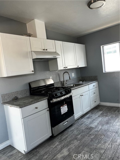 Detail Gallery Image 3 of 16 For 120 W 73rd, Los Angeles,  CA 90003 - 17 Beds | 7 Baths