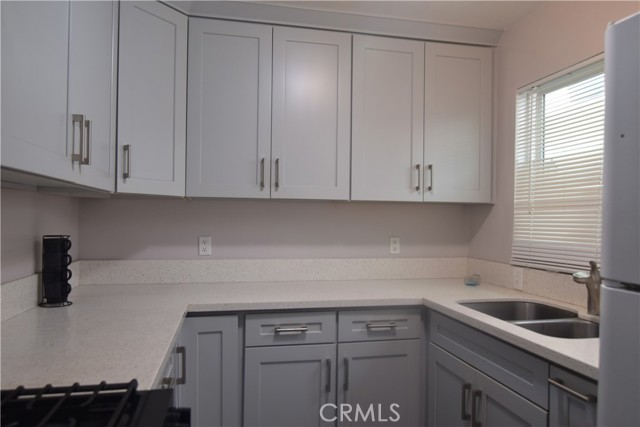 Detail Gallery Image 4 of 10 For 317 Providencia Ave #C,  Burbank,  CA 91504 - 2 Beds | 1 Baths