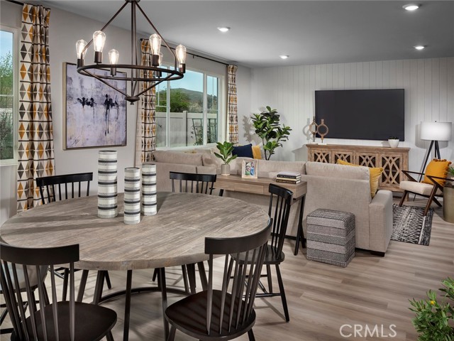Detail Gallery Image 6 of 14 For 19520 Hanging Rock Rd, Lake Elsinore,  CA 92532 - 4 Beds | 3 Baths