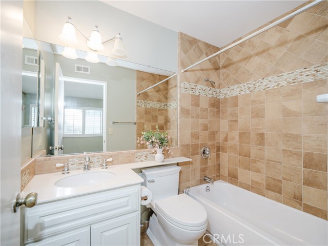 Detail Gallery Image 18 of 24 For 9757 Reseda Bld #71,  Northridge,  CA 91324 - 2 Beds | 3 Baths
