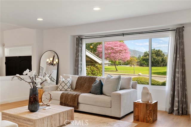 Detail Gallery Image 15 of 45 For 651 N Sunnyslope Ave, Pasadena,  CA 91107 - 5 Beds | 3 Baths