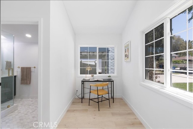 Detail Gallery Image 16 of 41 For 20919 De La Guerra St, Woodland Hills,  CA 91364 - 3 Beds | 3 Baths