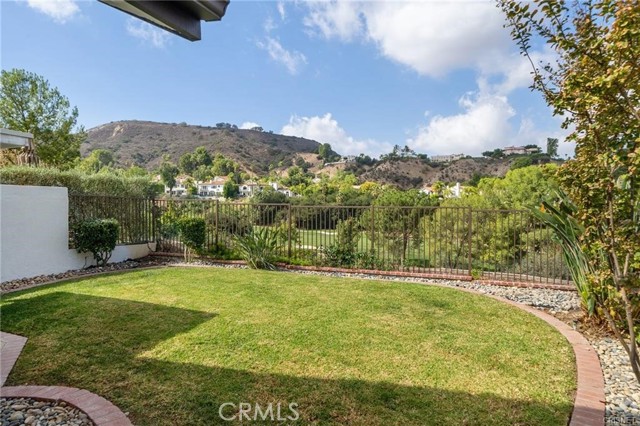 Detail Gallery Image 26 of 31 For 3753 Calle Joaquin, Calabasas,  CA 91302 - 3 Beds | 2/1 Baths