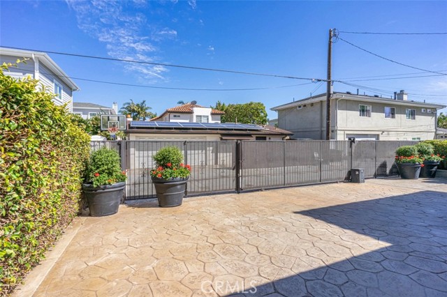 Detail Gallery Image 59 of 74 For 508 Westminster Ave, Newport Beach,  CA 92663 - 5 Beds | 5/1 Baths