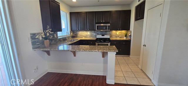 Detail Gallery Image 2 of 15 For 6138 Greenboro, Fontana,  CA 92336 - 3 Beds | 2/1 Baths