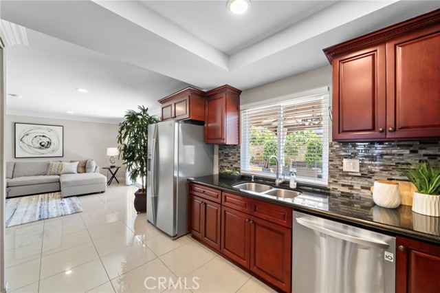 16086 Sweetleaf Street, Fountain Valley CA: https://media.crmls.org/medias/ac815f02-1b92-4da7-83d0-2125e16c3c3c.jpg