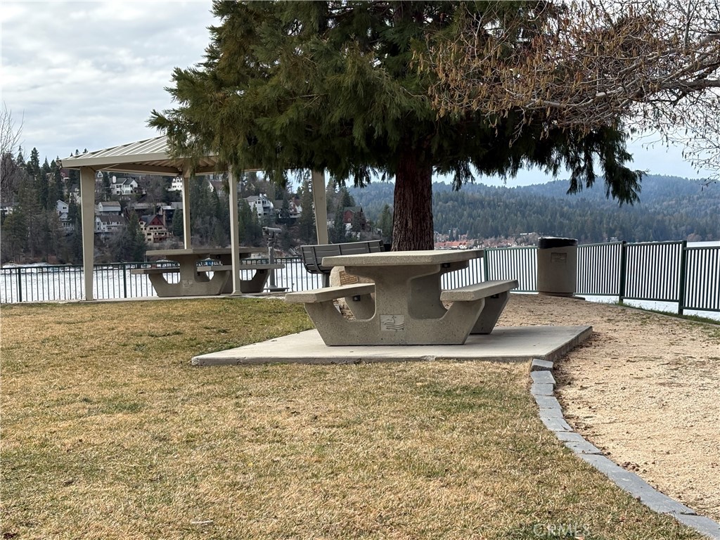 https://media.crmls.org/medias/ac817939-67ed-4107-a4ae-ad1384585931.jpg?preset=X-Large