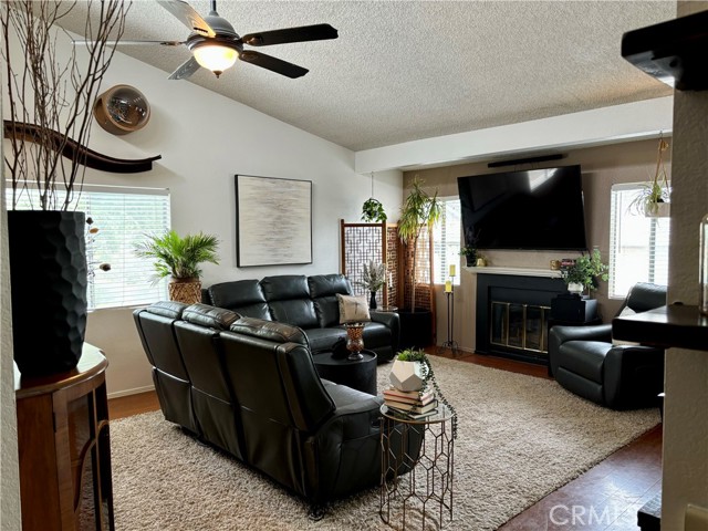Detail Gallery Image 2 of 20 For 10206 Chaparral Way #H,  Rancho Cucamonga,  CA 91730 - 2 Beds | 2 Baths