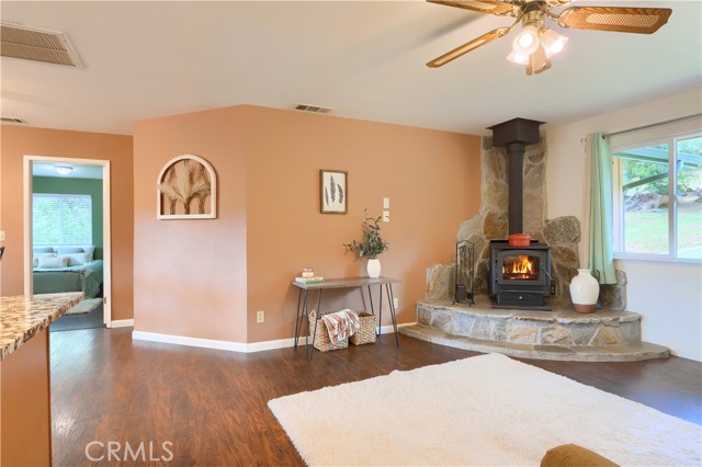 Detail Gallery Image 8 of 49 For 51864 Mountain Quail Pl, Oakhurst,  CA 93644 - 3 Beds | 2 Baths