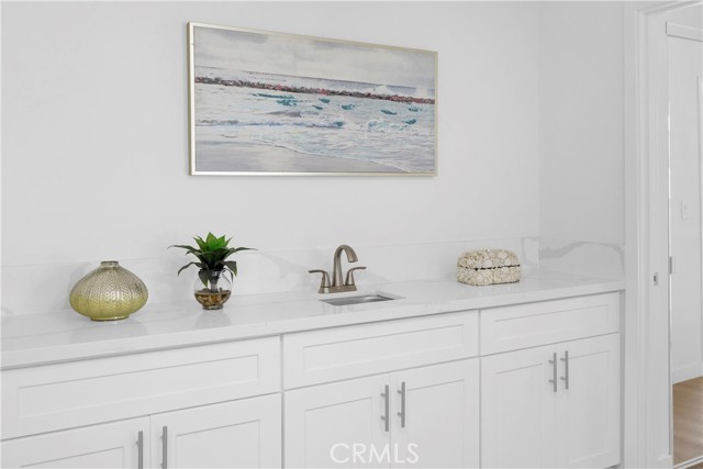 8381 E Blithedale Street, Long Beach CA: https://media.crmls.org/medias/ac8363fc-35e4-4509-9d34-a61815aa6a48.jpg