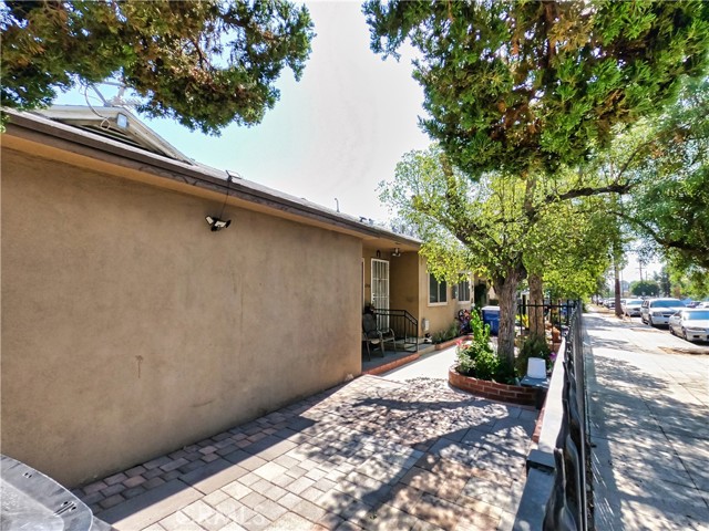 6944 Radford Avenue, North Hollywood CA: https://media.crmls.org/medias/ac836703-fc1b-48a2-8bca-31892b141a5c.jpg
