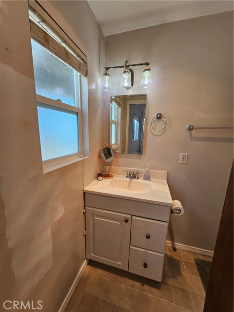 Detail Gallery Image 10 of 15 For 1226 Calvin, Escondido,  CA 92025 - 2 Beds | 2 Baths