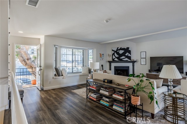 240 Broadway, Redondo Beach, California 90277, 3 Bedrooms Bedrooms, ,1 BathroomBathrooms,Residential,For Sale,Broadway,SB25240490