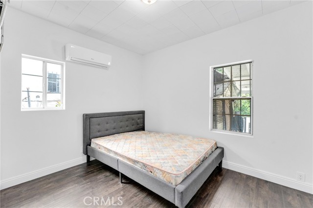 2040 Hancock Street, Los Angeles CA: https://media.crmls.org/medias/ac843d7f-6ce8-4d5d-83c9-f4059b545488.jpg