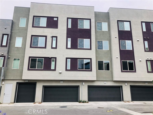 Detail Gallery Image 2 of 7 For 221 Bowery, Irvine,  CA 92612 - 3 Beds | 2/1 Baths