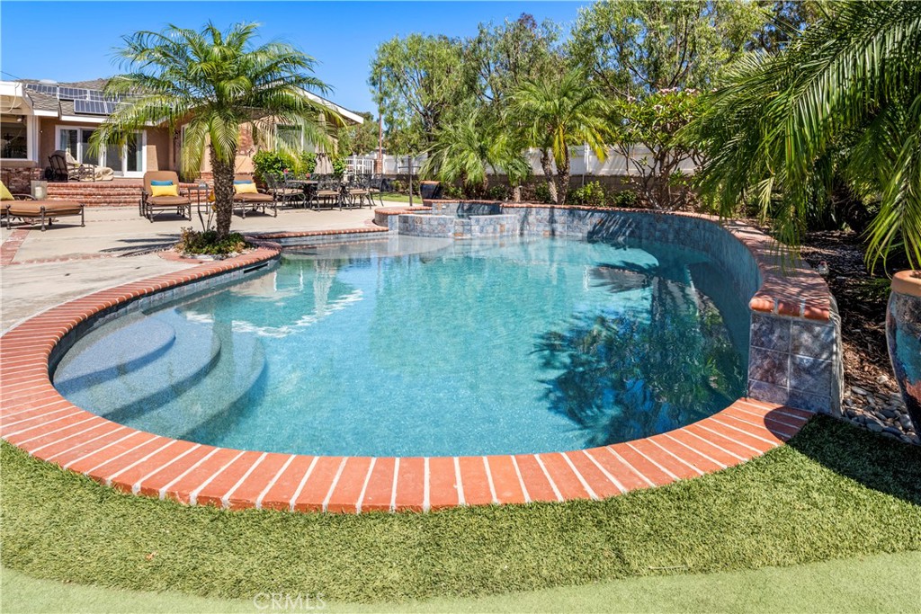 Easy access pool entry.