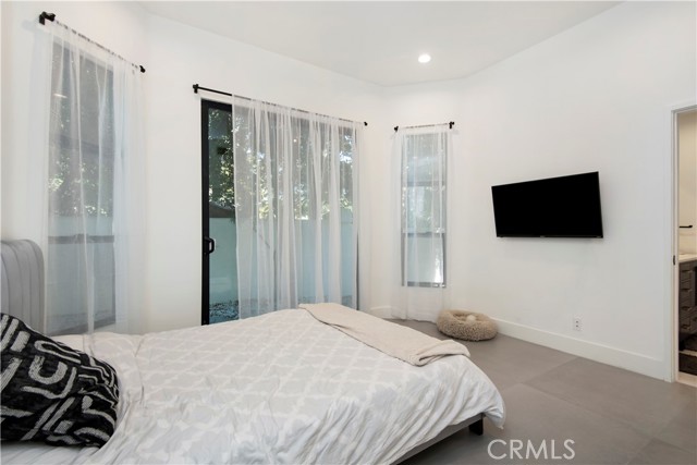 Detail Gallery Image 20 of 42 For 22254 Dumetz Rd, Woodland Hills,  CA 91364 - 5 Beds | 4 Baths