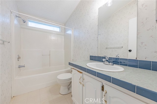 4000 Mariposa Way, Merced CA: https://media.crmls.org/medias/ac84b7c8-86e7-41f3-8181-68fd5977aa51.jpg