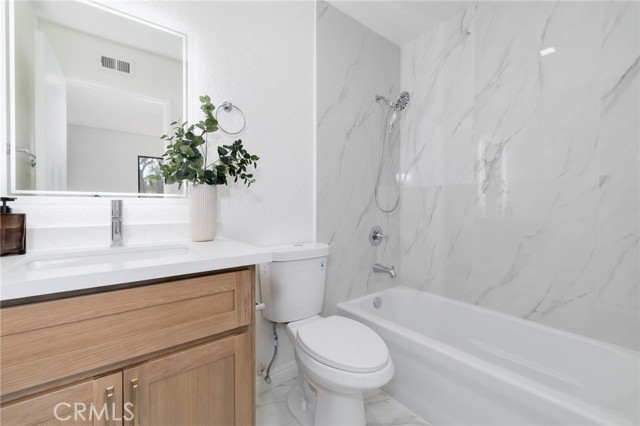 Detail Gallery Image 17 of 29 For 1327 Solera Ln #6,  Diamond Bar,  CA 91765 - 2 Beds | 3 Baths