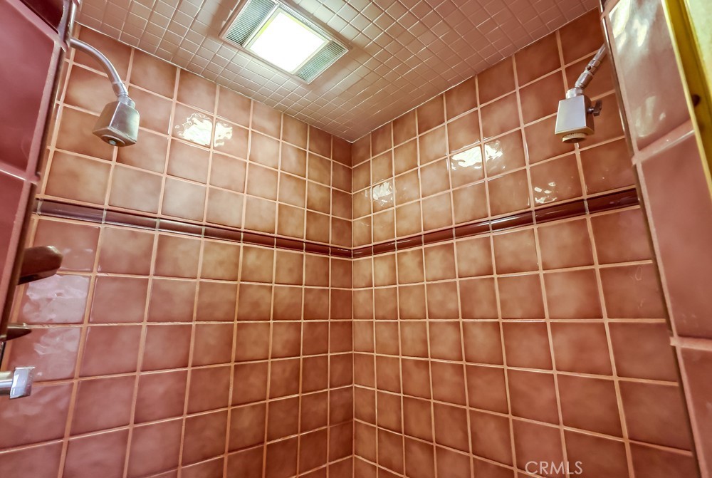 https://media.crmls.org/medias/ac8548ea-54c4-41fb-ac75-2d13218b2195.jpg?preset=X-Large