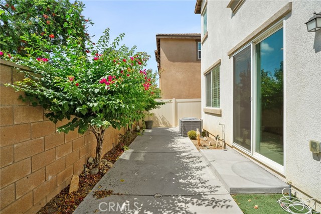 Detail Gallery Image 17 of 22 For 2051 Liberty Way, Claremont,  CA 91711 - 3 Beds | 2/1 Baths