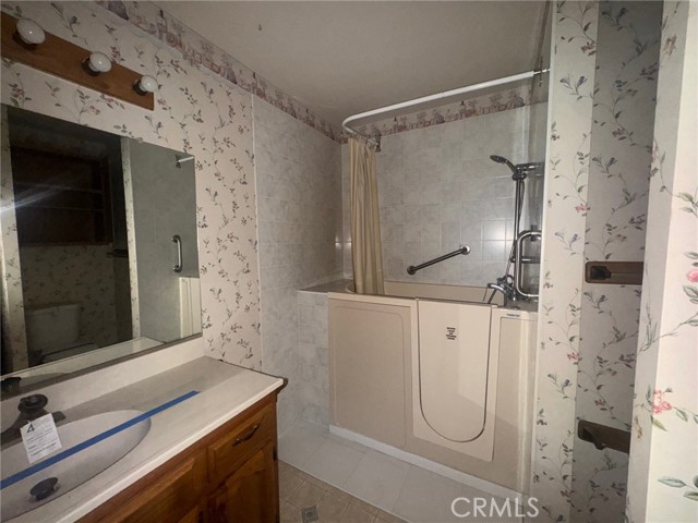 2165 Trenton Court, Merced CA: https://media.crmls.org/medias/ac8596d4-8040-46ba-b9e6-4a2a0793b359.jpg