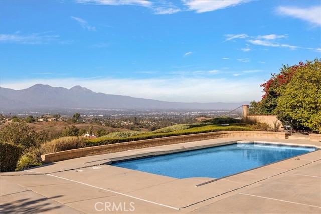 524 Topside Place, Diamond Bar CA: https://media.crmls.org/medias/ac85aedd-f2ca-471f-a0ec-c9100f5772a9.jpg