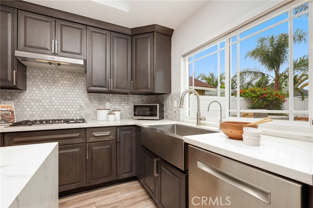 Detail Gallery Image 8 of 29 For 17822 Aberdeen Ln, Villa Park,  CA 92861 - 4 Beds | 3 Baths