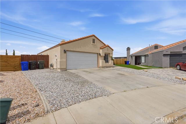Detail Gallery Image 4 of 34 For 13628 Monterey Ct, Victorville,  CA 92392 - 3 Beds | 2 Baths