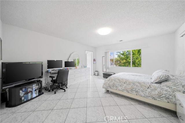 2030 Paloma Street, Pasadena CA: https://media.crmls.org/medias/ac870475-397f-4f75-ba9a-db39f86a3761.jpg