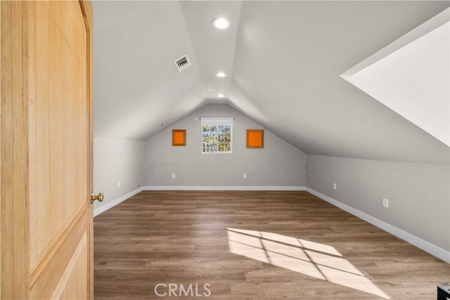 6223 Simpson, North Hollywood CA: https://media.crmls.org/medias/ac871130-3415-47d3-b685-65026c930bd7.jpg