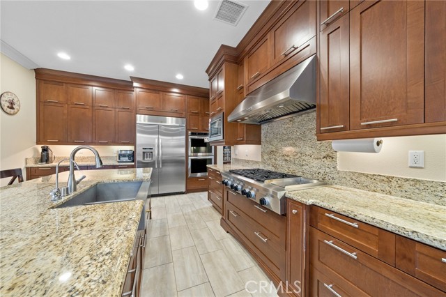 Detail Gallery Image 15 of 40 For 19 Hollyhock, Lake Forest,  CA 92630 - 5 Beds | 5/1 Baths